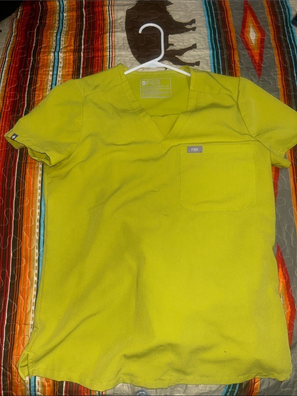 Figs women’s V-Neck Top in Lime Green